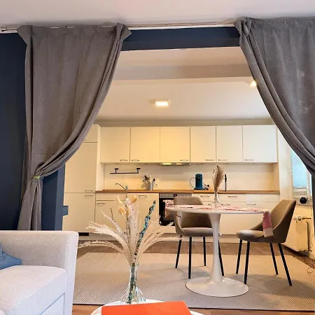 Royal Blue Residence - Elegant, Quiet & Exclusive Apartment Oldenburg