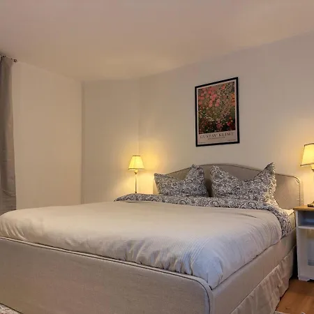 Royal Blue Residence - Elegant, Quiet & Exclusive *