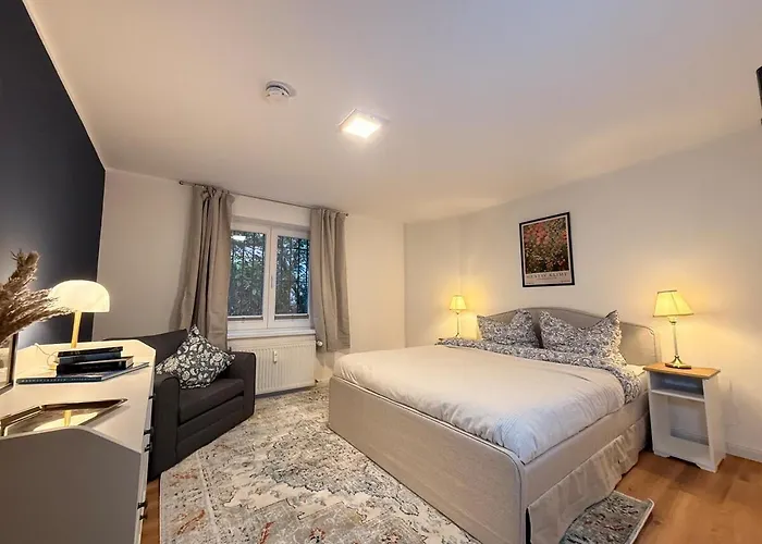 Royal Blue Elegant, Quiet And Exclusive Ольденбург